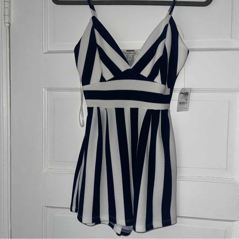 Charlotte Russe Romper - Picture 5 of 7